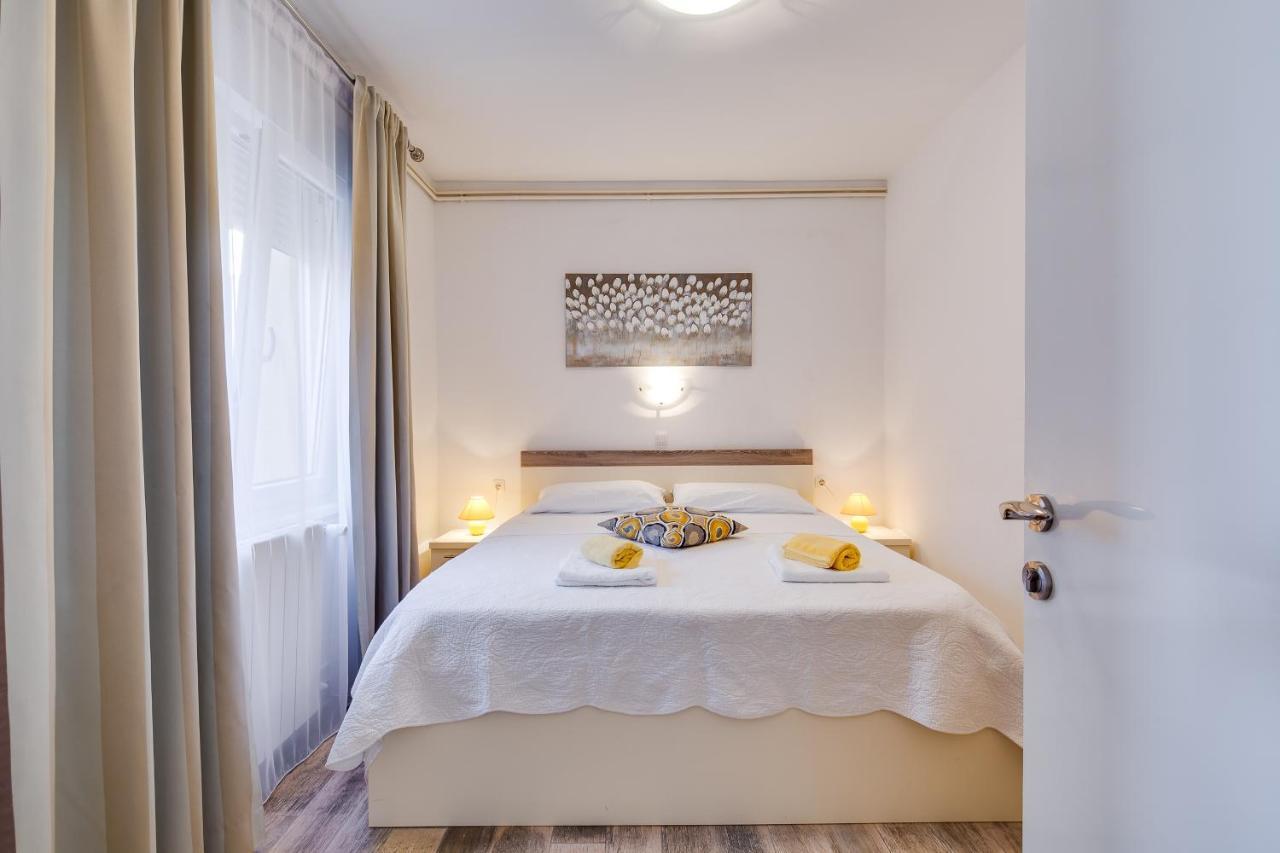 Juric Apartments-Rab Palit Екстер'єр фото