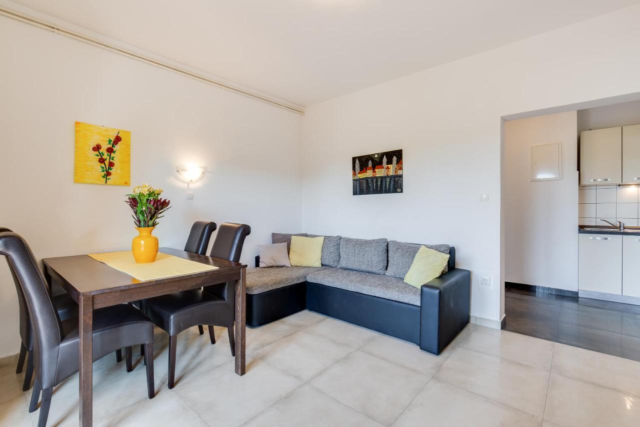 Juric Apartments-Rab Palit Екстер'єр фото