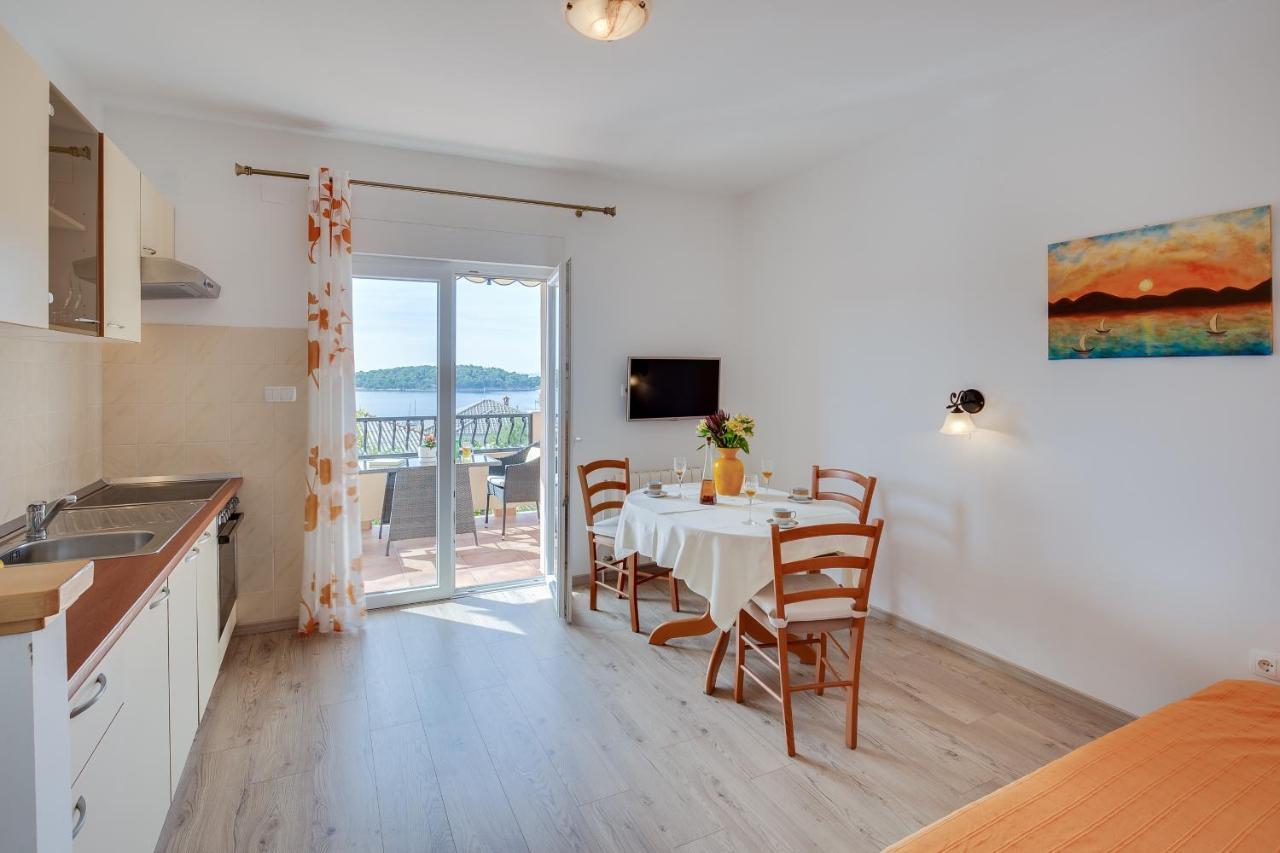 Juric Apartments-Rab Palit Екстер'єр фото