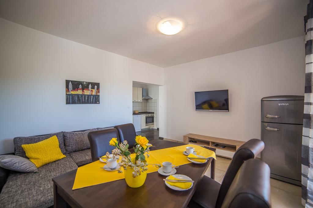 Juric Apartments-Rab Palit Екстер'єр фото